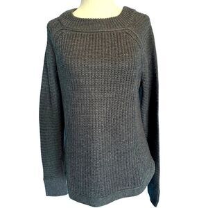 EUC! AQUA Bloomingdale's Pullover Sweater Ribbed Knit Charcoal Gray Hi-Lo S